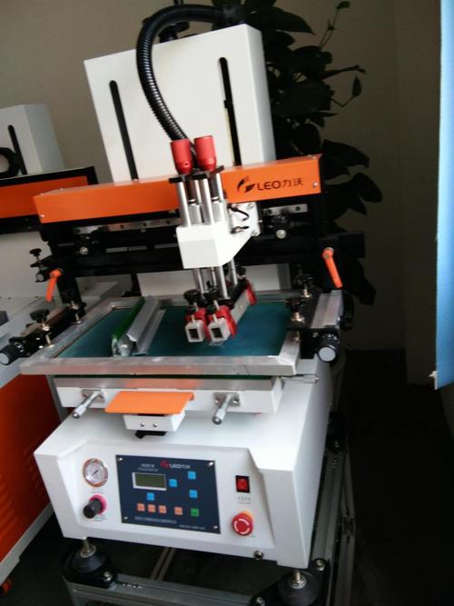 小型的平面絲印機(jī)價格實(shí)惠,功能齊全,適合于印刷小型片材產(chǎn)品.